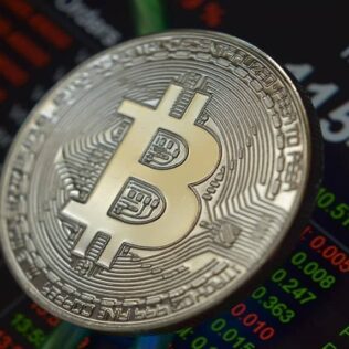 Co to jest halving i jak wpływa na kurs bitcoina i kryptowalut?